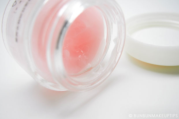 Garnier Moisturizer pink in tub