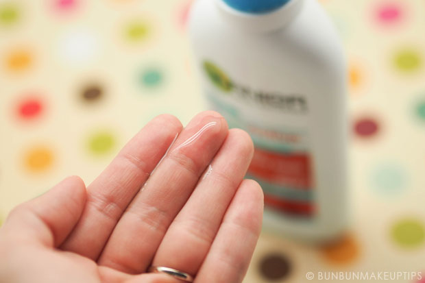 pure active deep pore unclogging wash on hand