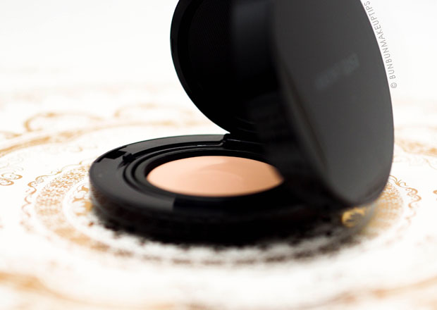 Estee-Lauder-Futurist-Aqua-Brilliance-Foundation-Compact_2