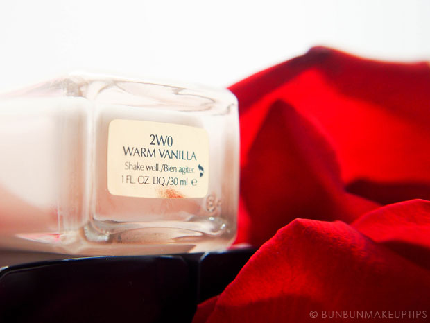 Estee-Lauder-Futurist-Aqua-Brilliance-Foundation-Review_Warm-Vanilla-2W0