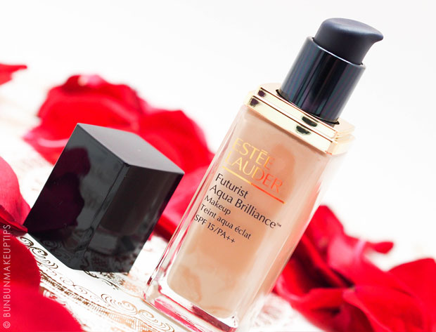 Estee-Lauder-Futurist-Aqua-Brilliance-Foundation-Review_pump-bottle