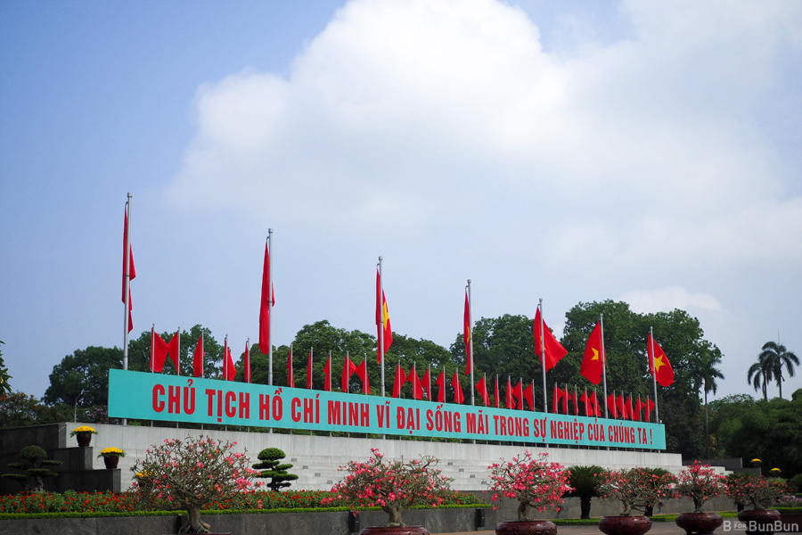 Hanoi-City-Tour-Ho-Chi-Minh-Mausoleum_6