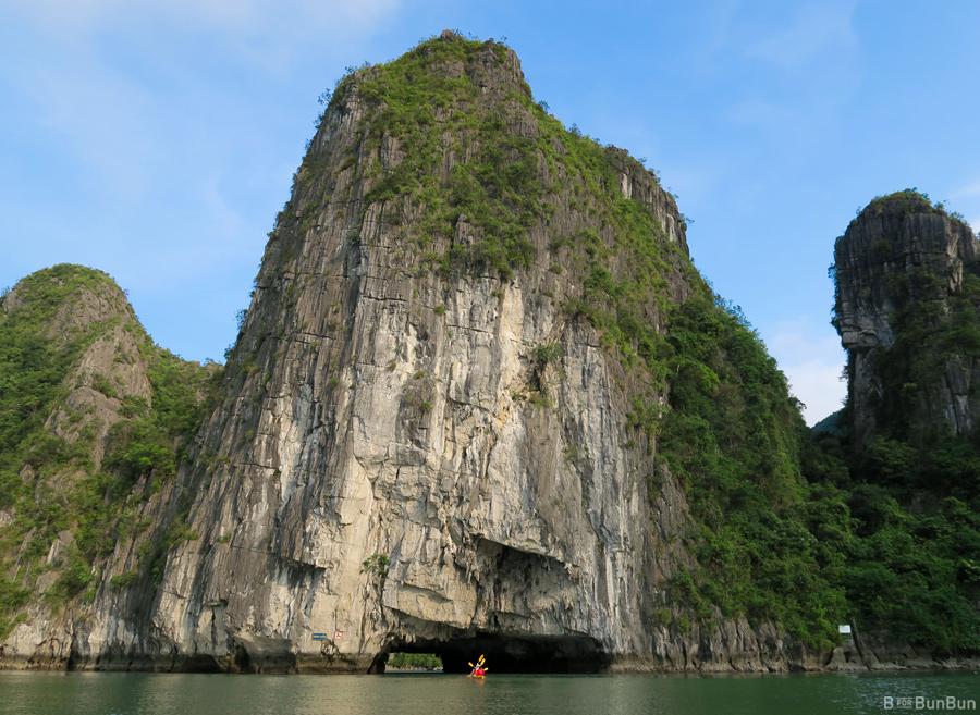 Halong-Bay-Kayaking-Ban_1
