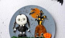 Put Wednesday Addams on a plate for a spooky and colorful lunch! Healthy Maple Dijon Chicken Salad recipe included! | BforBunBun.com #foodart #bento #halloween #lunchidea